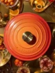 Cocotte original de Le Creuset en color Flame