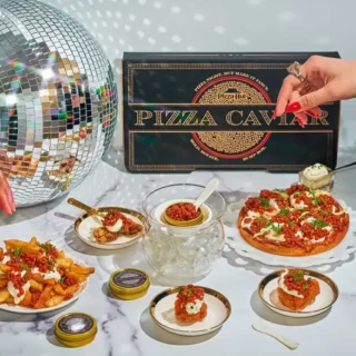Pizza Caviar Bump Box de Pizza Hut con esferas de pepperoni