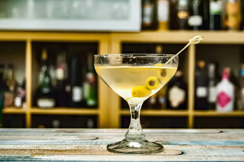 Martini seco clásico