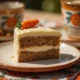 Rebanada de pastel de zanahoria con chocolate