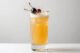 Amaretto Sour Receta Fácil: ¡Prepara el Cóctel Perfecto en Casa! Vaso de amaretto sour con cerezas