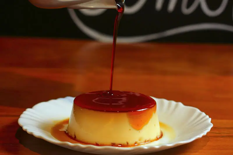 Flan napolitano, cubierto con caramelo