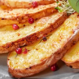 Papas russet rostizadas con chile piquín doradas al horno