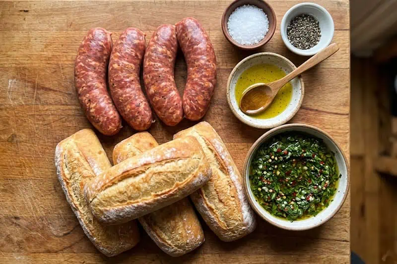 Choripán Argentino: Tradición, Sabor y Cultura en un Solo Bocado Ingredientes para preparar un choripán