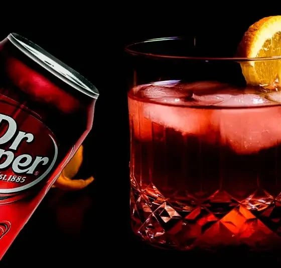 Cóctel de tequila con dr pepper