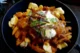 Poutine Receta Tradicional: Papas Fritas con Queso y Gravy Casero Poutine a la bbq