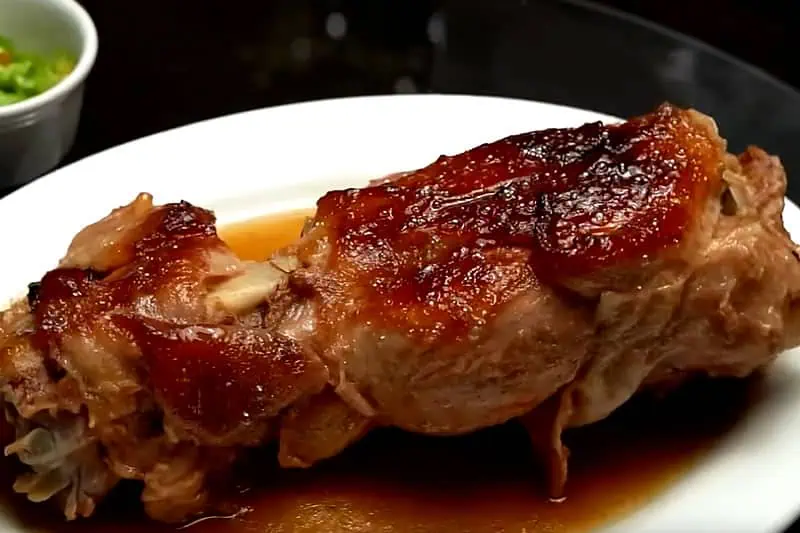 El Sella: Tradición y Sabor Asturiano en la Colonia Doctores Restaurante-cantina El Sella chamorro al horno