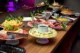 Cómo Disfrutar un Buffet sin Perder el Estilo: Guía para Comer con Clase (y Sin Excesos) Buffet carnes frías