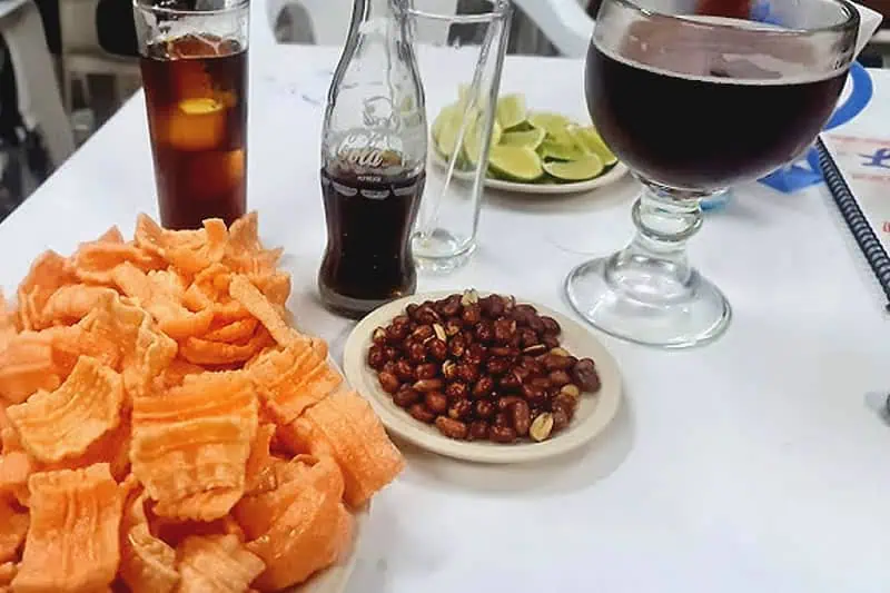 La Faena: Una Cantina Que Sueña Con el Pasado La Faena botanas