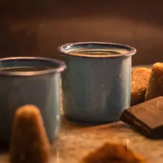 Tazas con café de olla