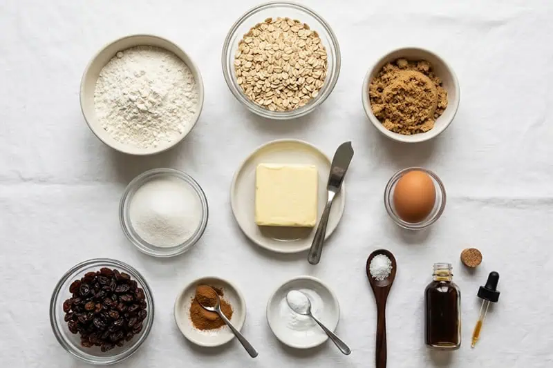 Galletas de Avena Con Pasas (Caseras y Suaves) Ingredientes para preparar galletas de avena con pasas.