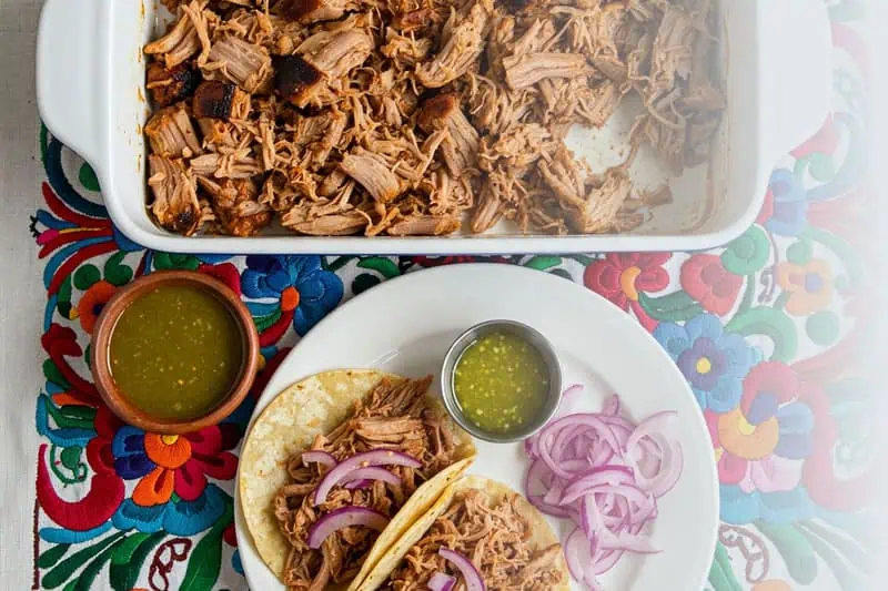 Homepage Plato con una ensalada de mandarina y espinaca