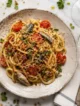 Espaguetis con Sardinas y Pangrattato Espaguetis con sardinas y pangrattato
