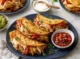 Plato con tacos de pollo rostizado