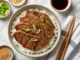 Bowl de Bulgogi coreano con arroz