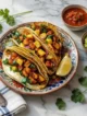 Platón con tacos de pollo al pastor